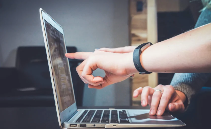 How to Design a Website That Converts Visitors into Customers